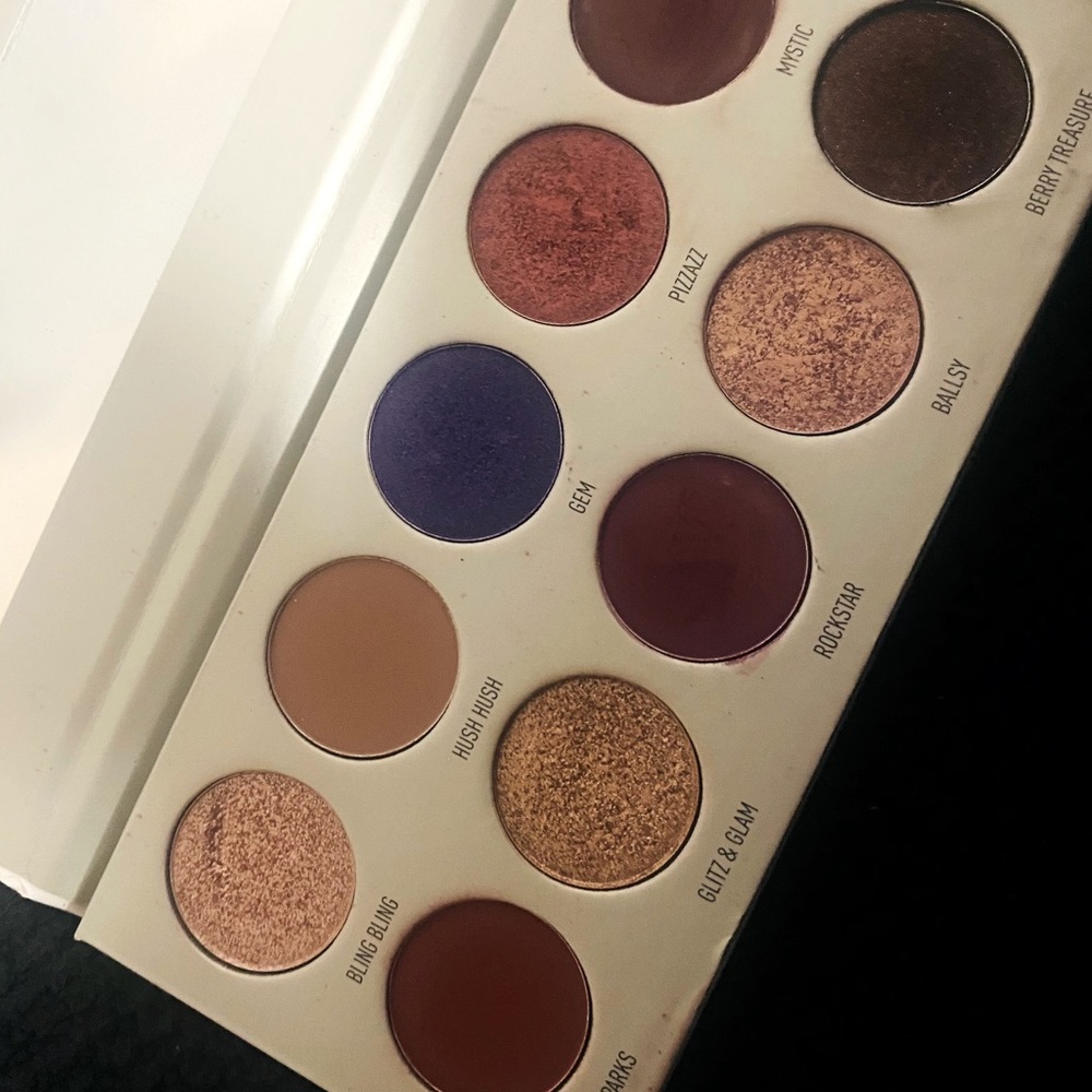 Jaclyn Hill bling boss eyeshadow palette.